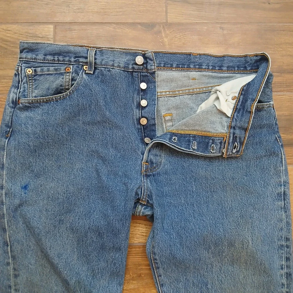 Levi's 501 Jeans Mens 38x32 (FITS 37x30) Blue Button Fly Straight Leg Cotton